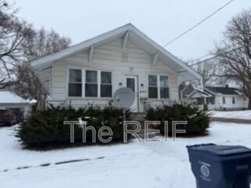 Flint House: 1553 Illinois Avenue