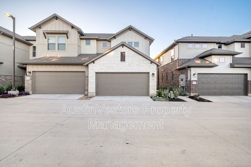 Round Rock House: 2500 Forest Creek Dr