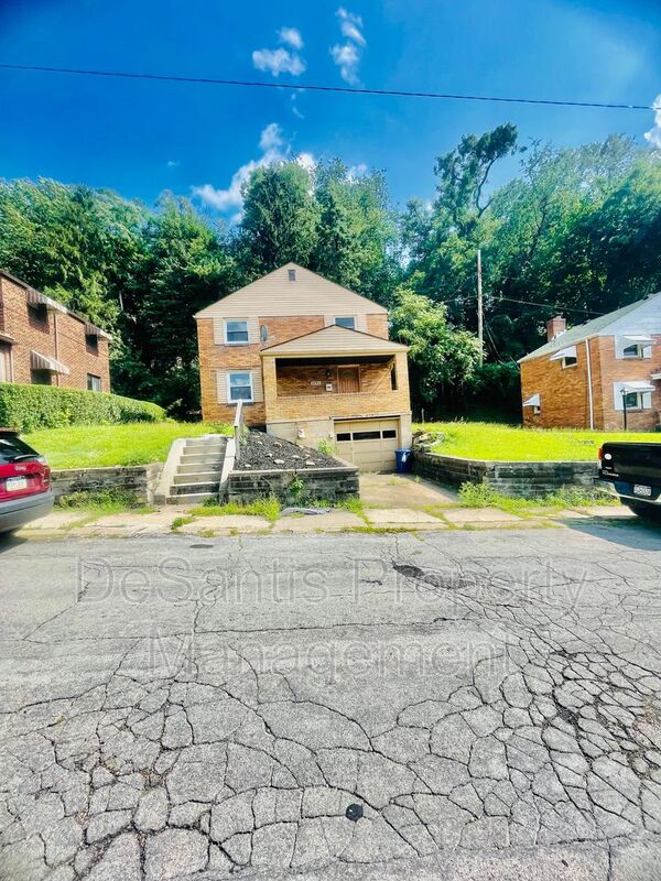 Request a Viewing for 1151 Ridgeland Drive Tenant Turner