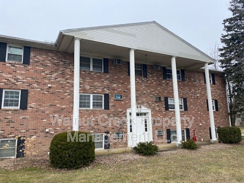 Elyria Condo: 115 Fox Hill Lane