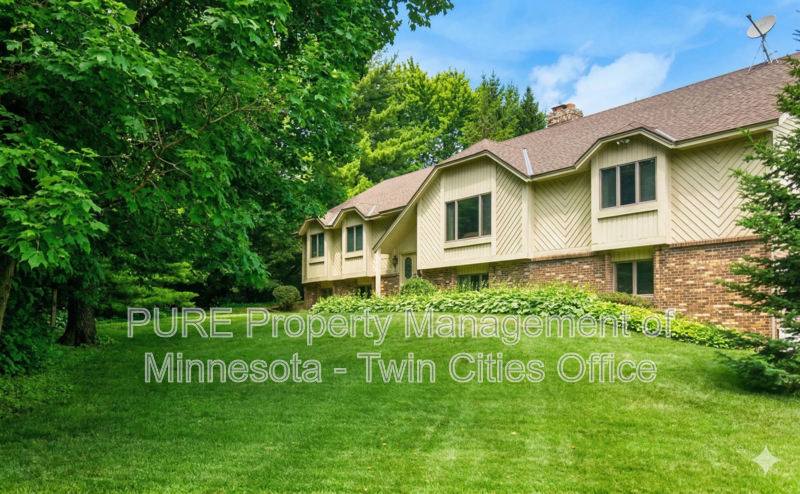 Jordan House: 670 E 170th St