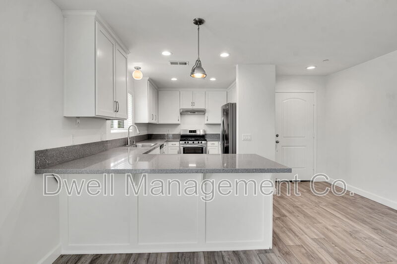 Lakeside House: 11872 Almond Joy Ct