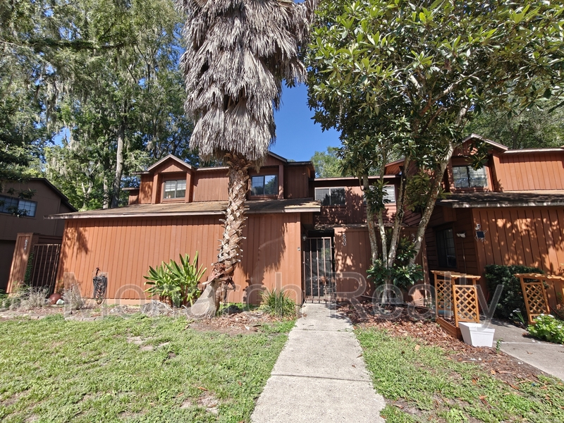 Gainesville Condo: 830 SW 56th Terrace - 830