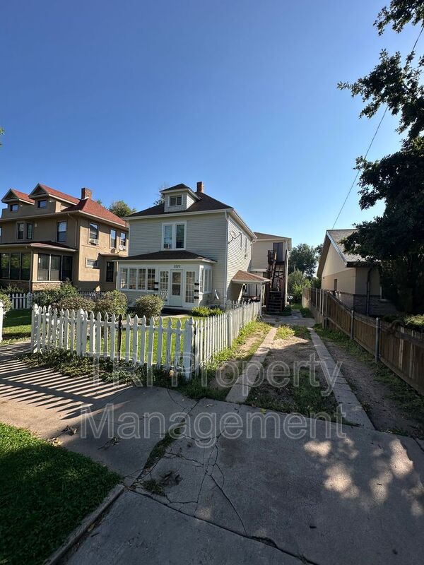 Greeley House: 2020 10th Ave