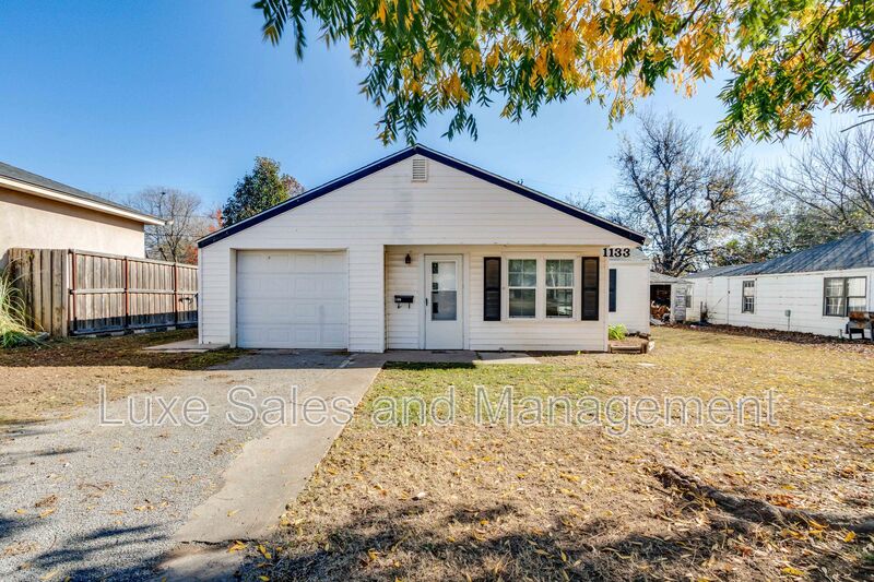 El Reno House: 1133 S Miles Ave