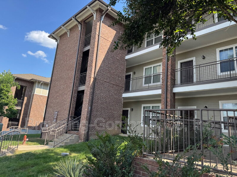Nashville Condo: 2310 Elliott Ave.