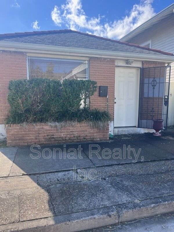 New Orleans House: 3232 St. Philip St.