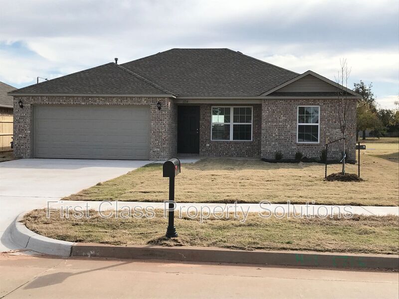 Mustang House: 1716 W Antlers Way