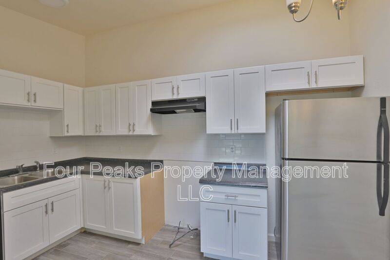 Apache Junction House: 1548 E 26th Ave