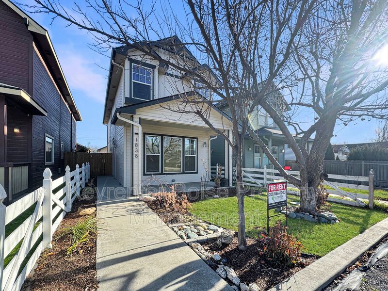 Boise House: 1838 S Latah St