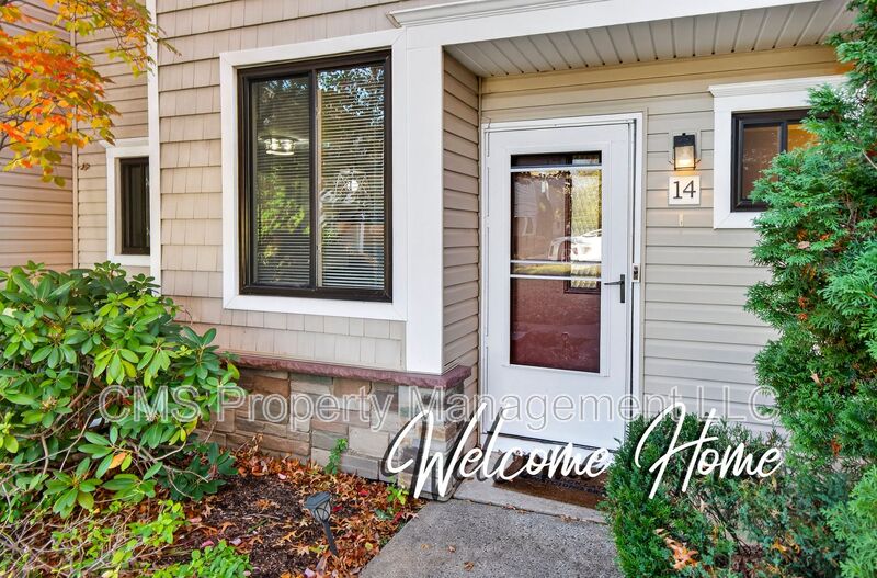 Tinton Falls Townhome: 14 Carol Court