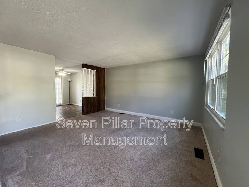 Columbus House: 1413 Caldwell Square S.