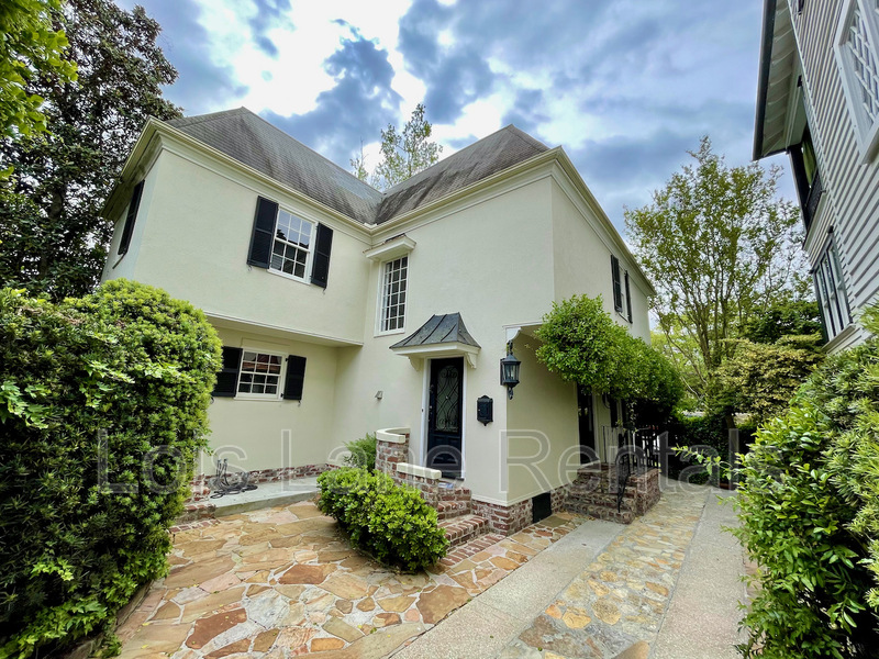 Charleston House: 3 1/2 Saint Michaels Alley