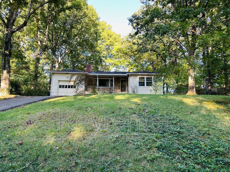 Knoxville House: 1614 Shirley Way