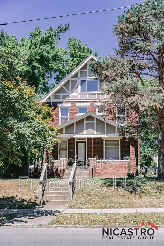 Columbus House: 182 E Lane Avenue