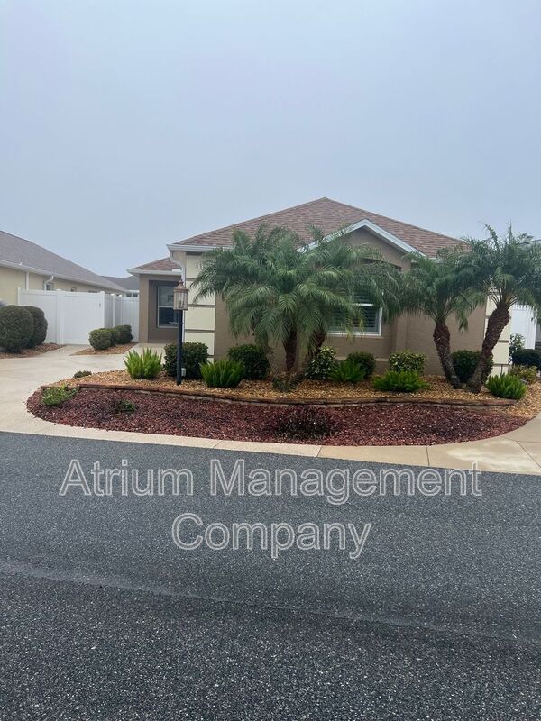 The Villages House: 724 Yager Ln