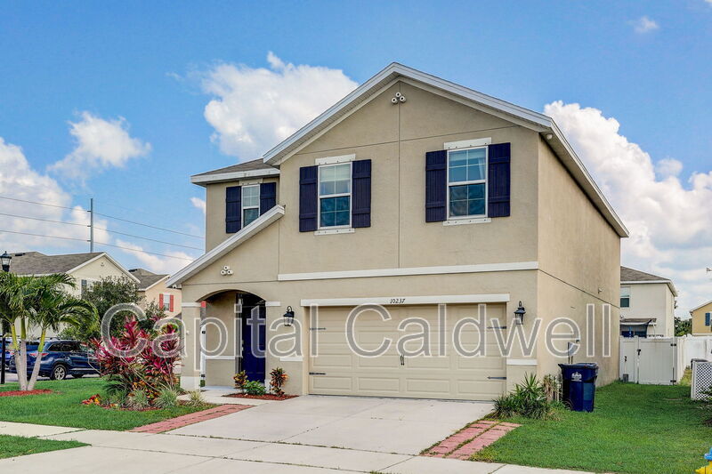 Sun City Center House: 10237 Mangrove Well Rd