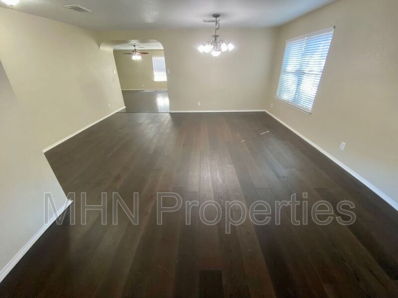 Gorgeous 3 bed/2 bath home in Stone Oak off 1604! - Photo 3