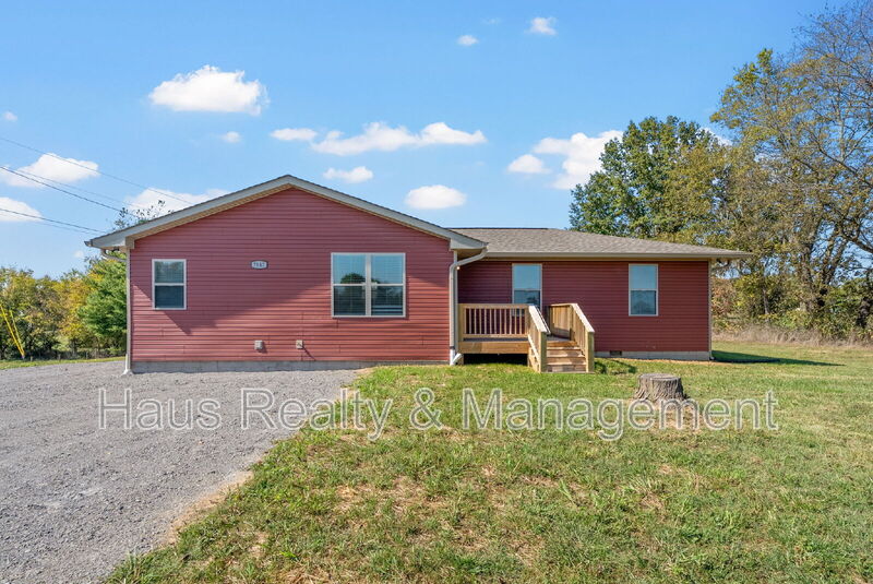 Adams House: 7847 U.S. 41