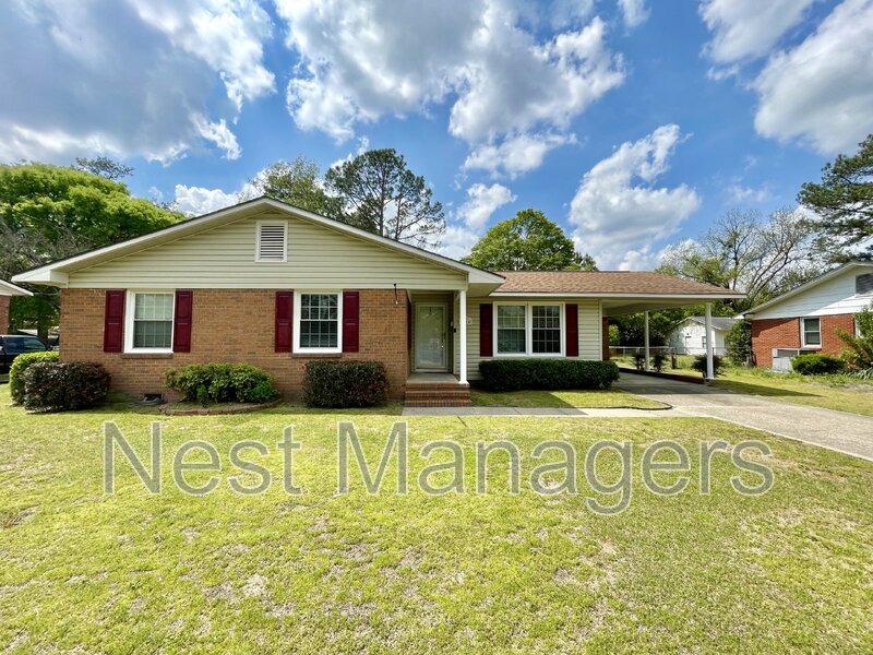 Fayetteville House: 1414 Berkshire Rd