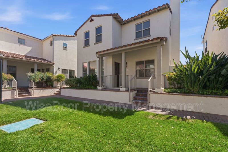 Duarte House: 1087 Waterfall Way