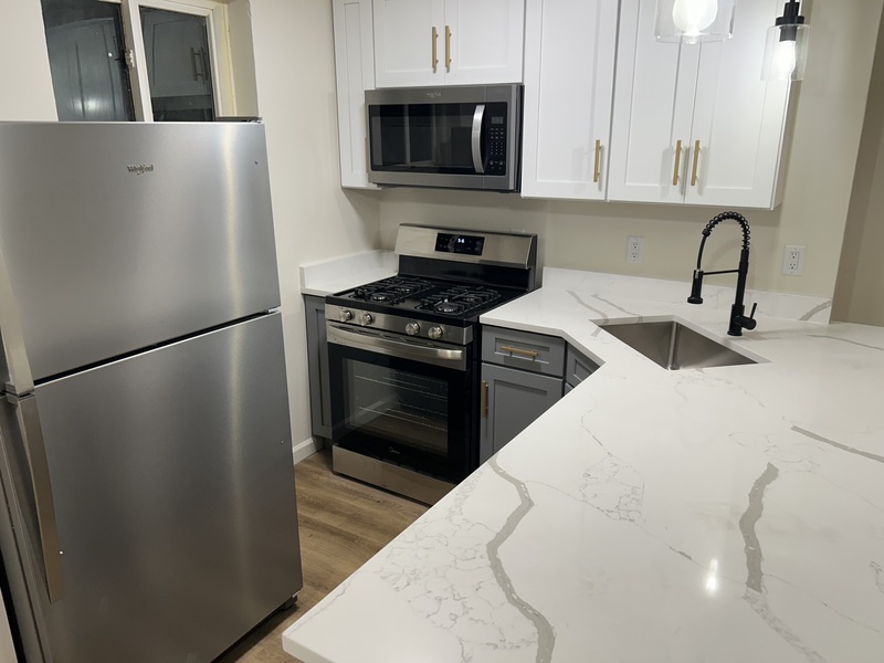 Baltimore House: 301X Dupont Ave