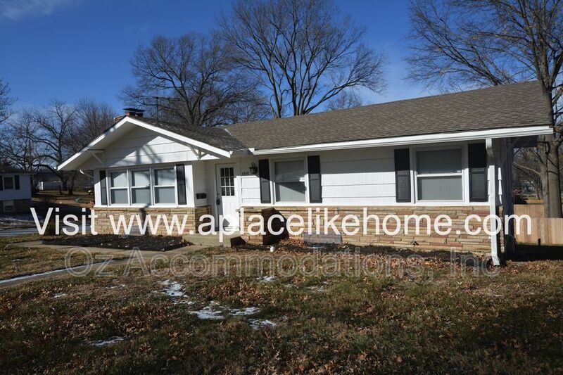 Roeland Park House: 4340 W 51st St