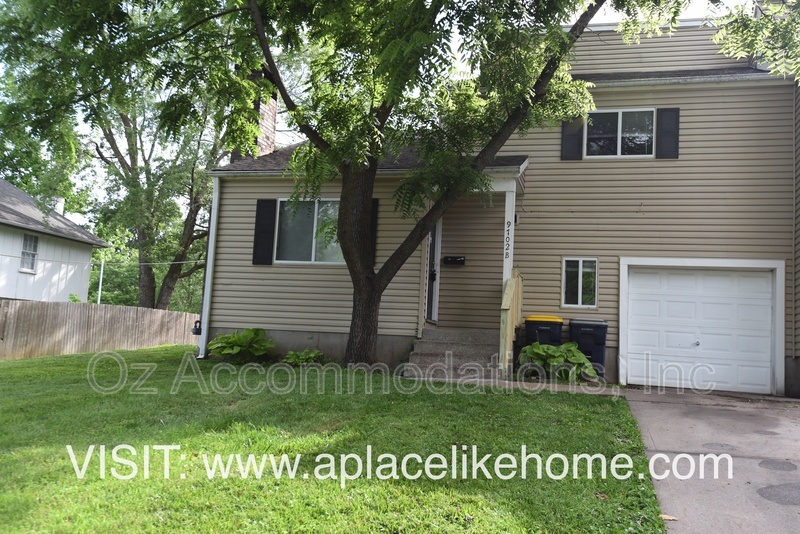 Kansas City Condo: 9702 Sheperds Dr, Unit B