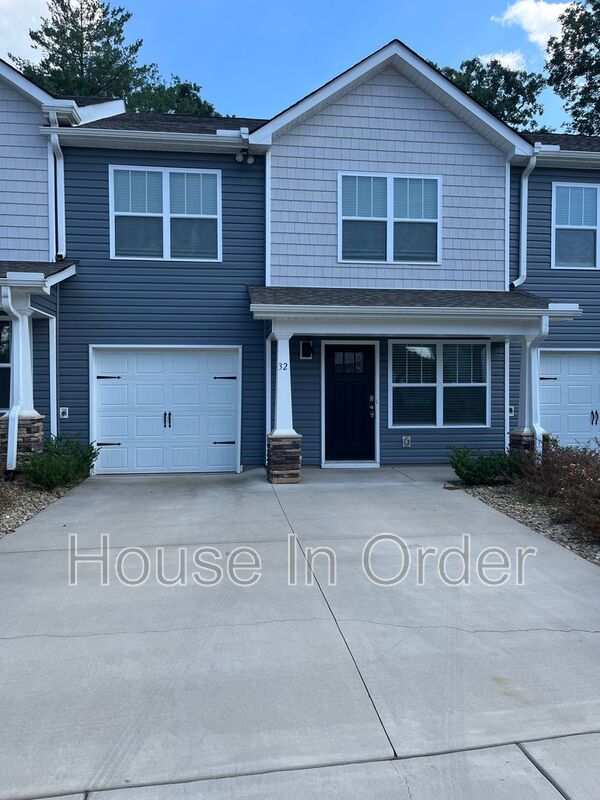 Candler House: 32 Malcolm Ct.