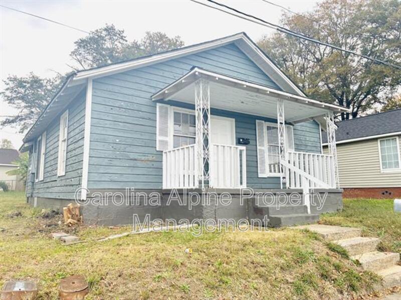 Shelby House: 208 Royster Ave