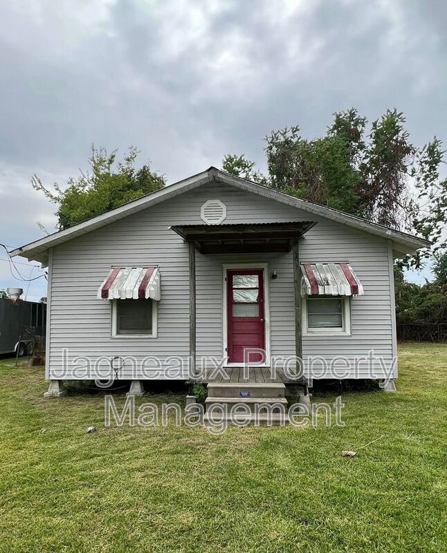 New Iberia House: 1009 Providence St.