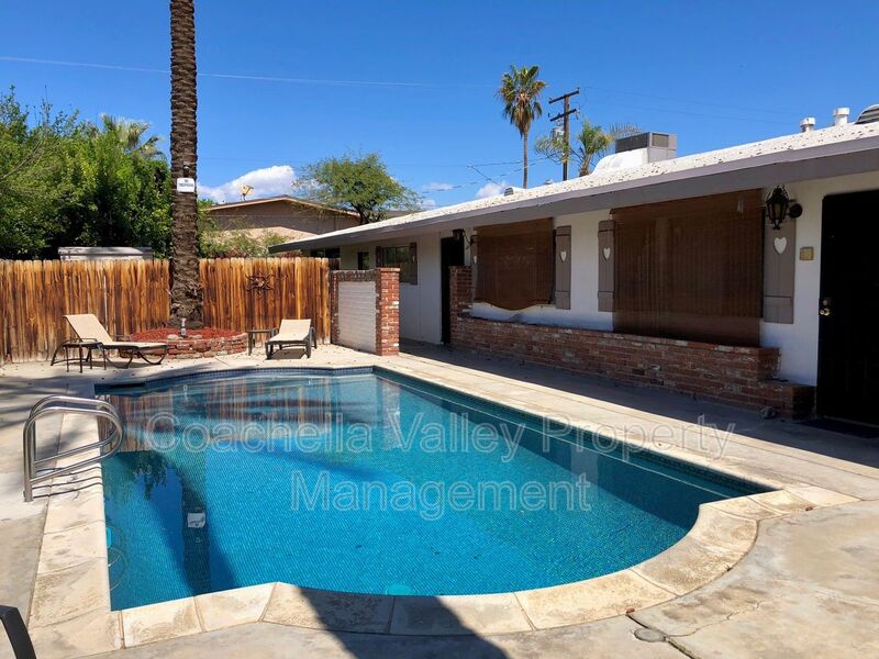Palm Desert House: 73370 Royal Palm Drive