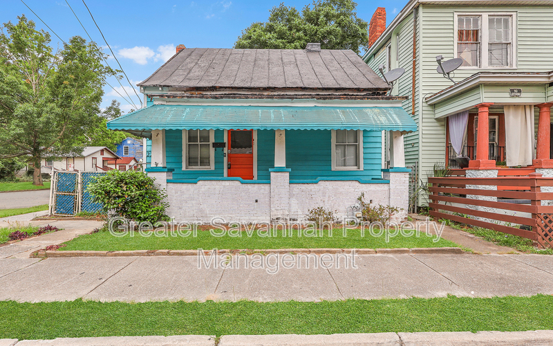 Savannah House: 2221 Harden Street