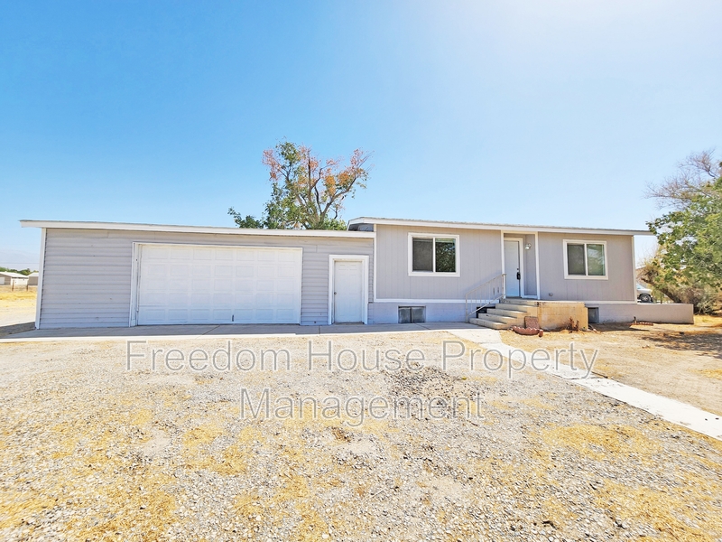 Pahrump House: 7701 South Arabian Way