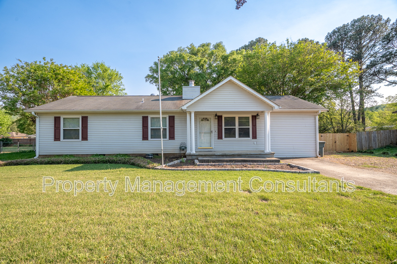 Huntsville House: 912 Mountain Gap Road Southeast