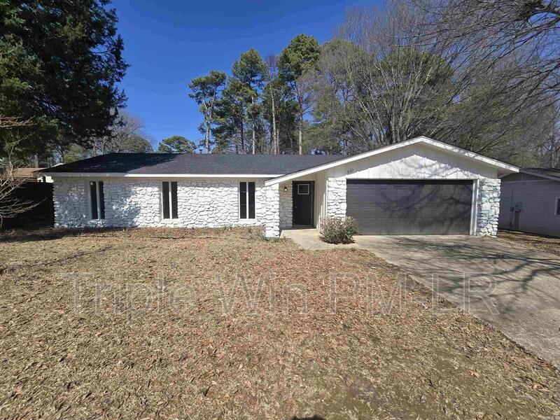 Bryant House: 501 Bristol Dr.