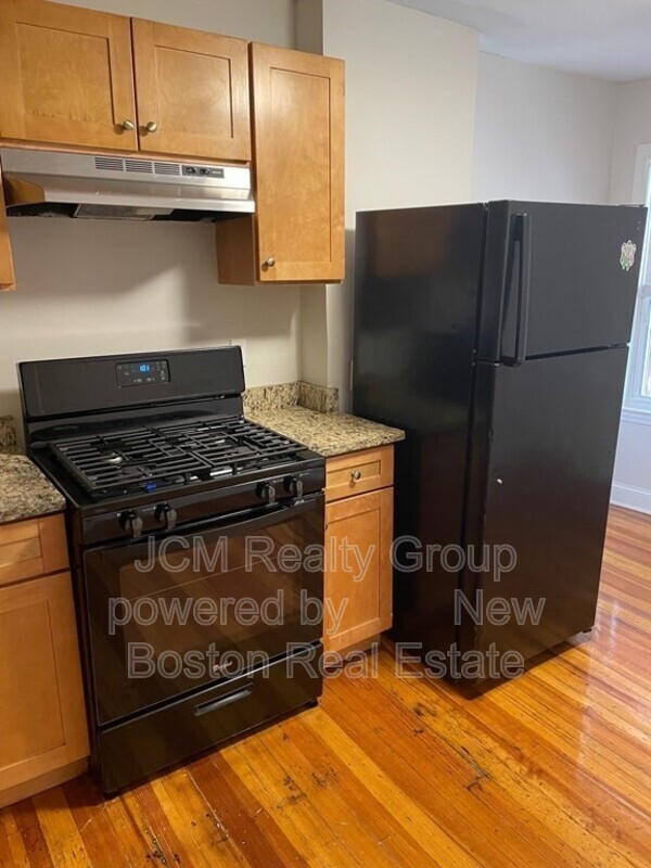 Roxbury Condo: 184 Walnut Ave