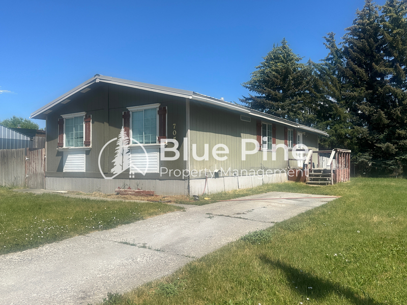 Idaho Falls House: 705 Eve Drive