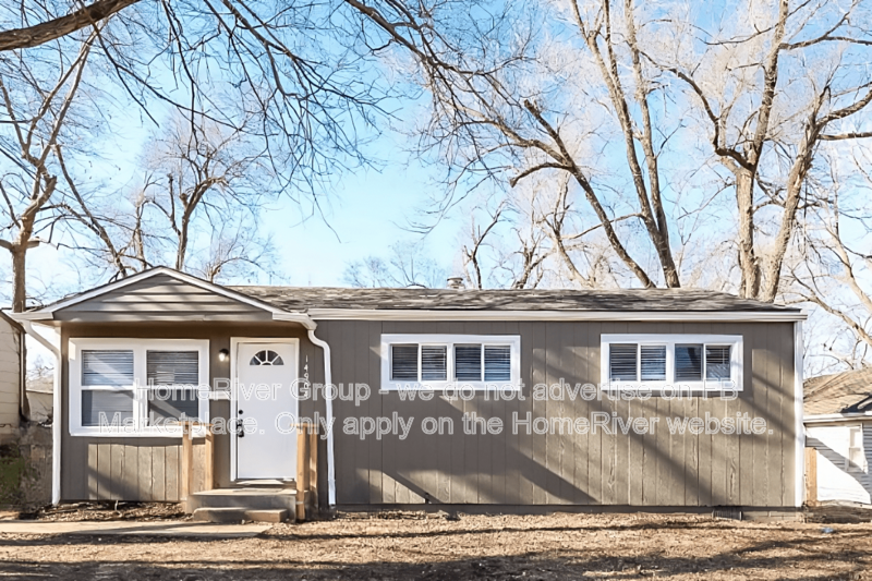 Grandview House: 14904 Bellaire Ave