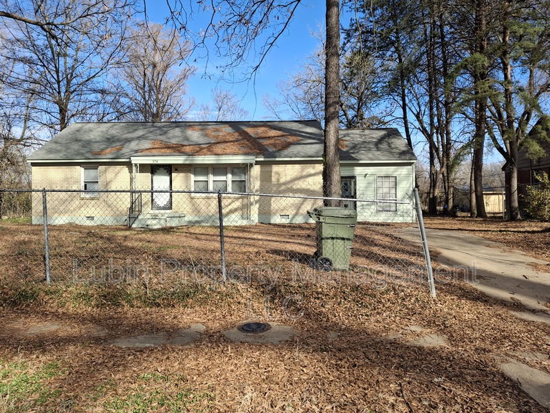 Memphis House: 376 Clarice Dr
