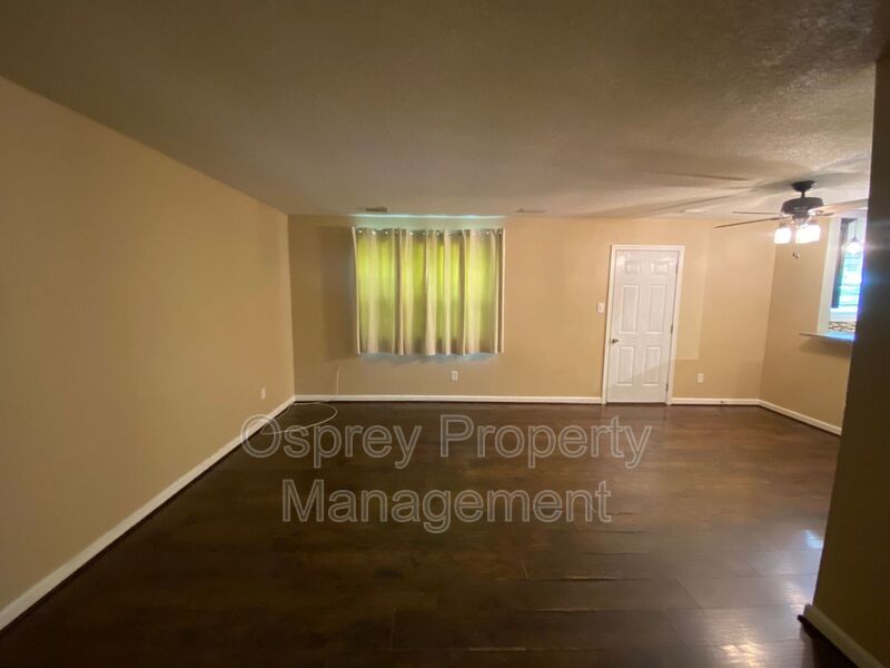 Charming 3-Bedroom Ranch !!