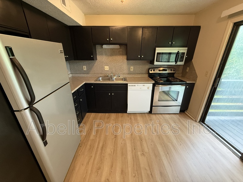 Johnson City Condo: 103 S Beech St