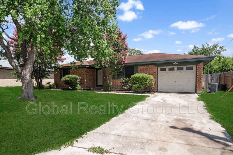 Marion House: 306 Meadow Dr