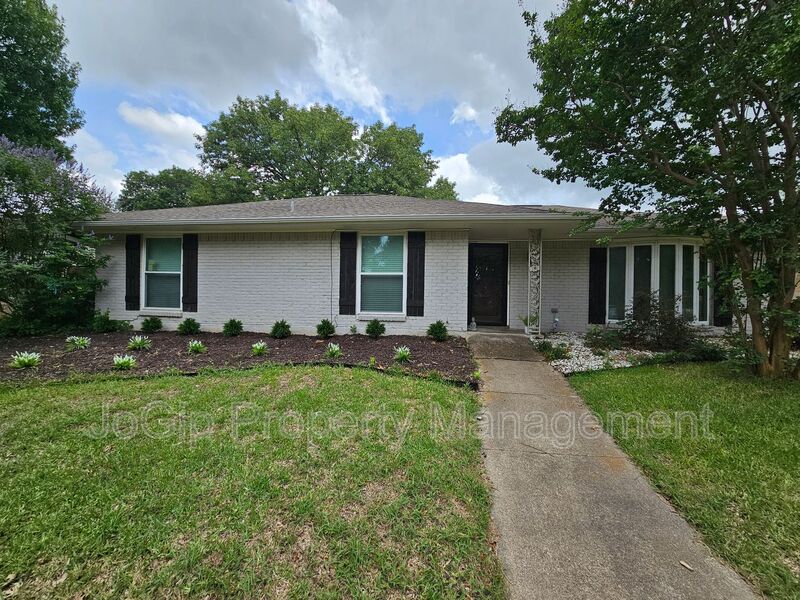 DeSoto House: 216 Wesley Dr