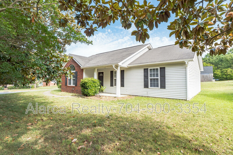 Charlotte House: 6532 David Ave
