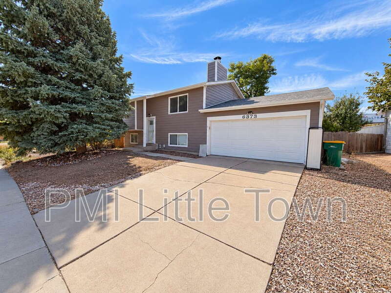 Littleton House: 6373 S Johnson St
