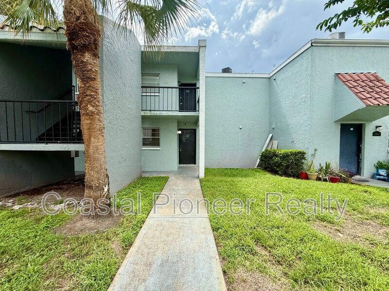Tampa House: 2840 Somerset Park Drive