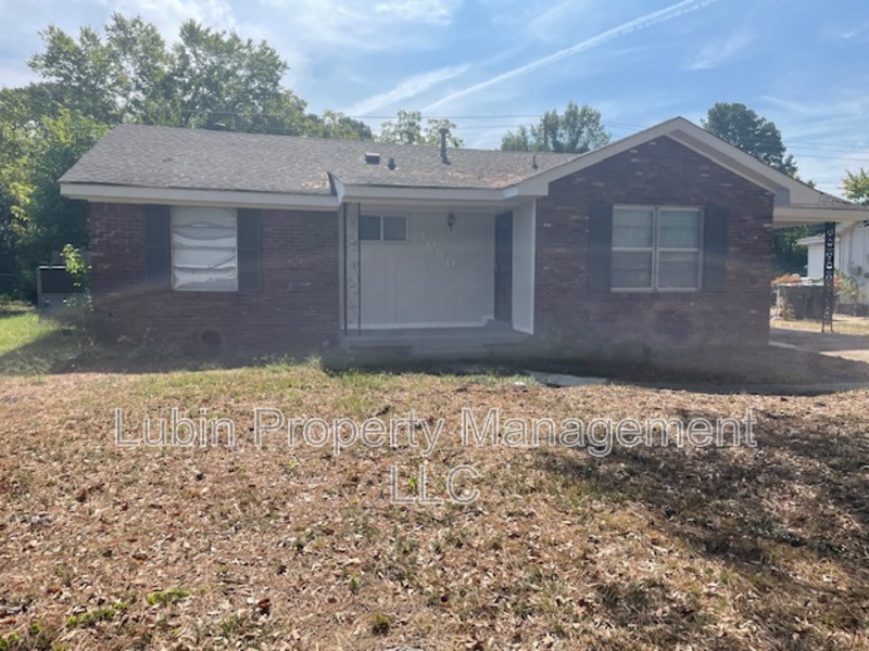 Memphis House: 3080 Castleman St