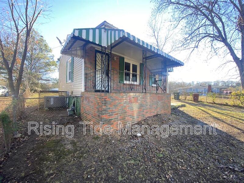 Birmingham House: 3837 Center Pl W