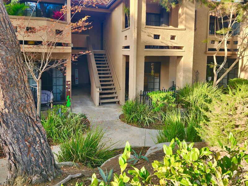 San Clemente House: 1046 Calle Del Cerro